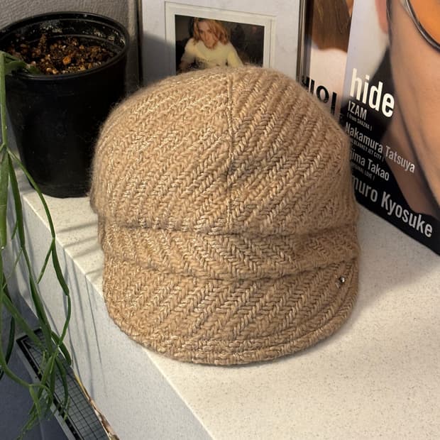 Ca4la 울 뉴스보이캡