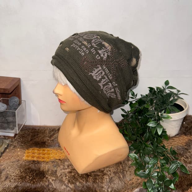 Khaki beige grunge damage lettering 비니