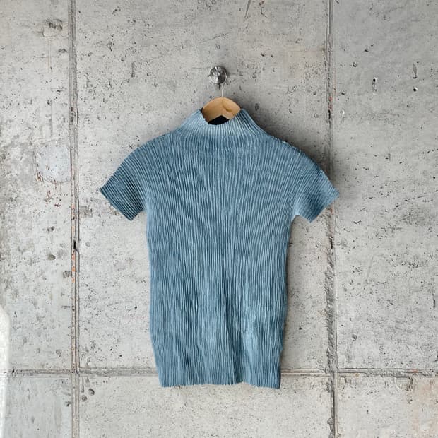 Hiroko bis 히로코비스 플리츠 탑 블루