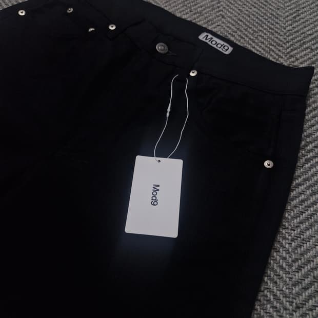 (새상품) 모드나인 블랙스타 31인치