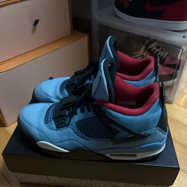 트래비스 스캇 조던 4 285