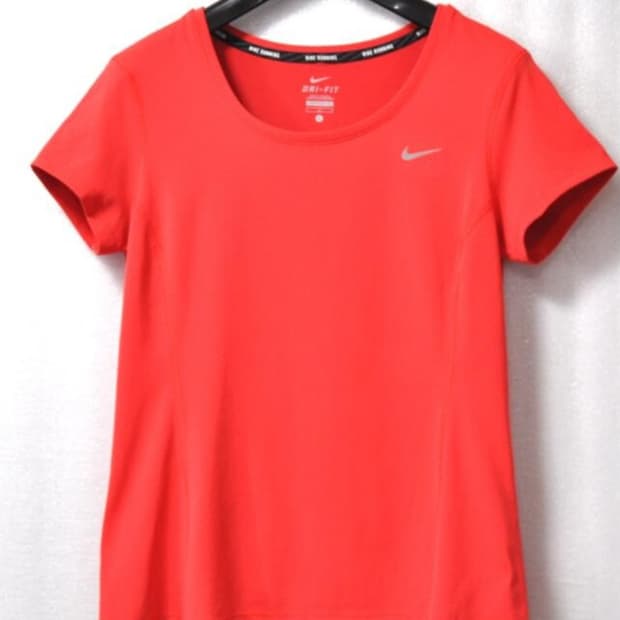 나이키/여성기능성반팔티셔츠(사이즈66)