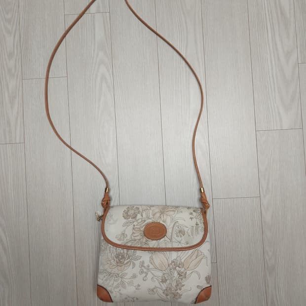 정품 구찌 빈티지 플로랄 캔버스 크로스백