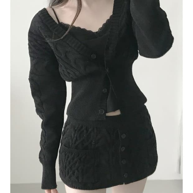 Hillda 힐다 고희 디어 윈터 니트가디건 블랙 