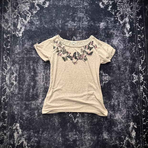 00s butterfly graphic tee