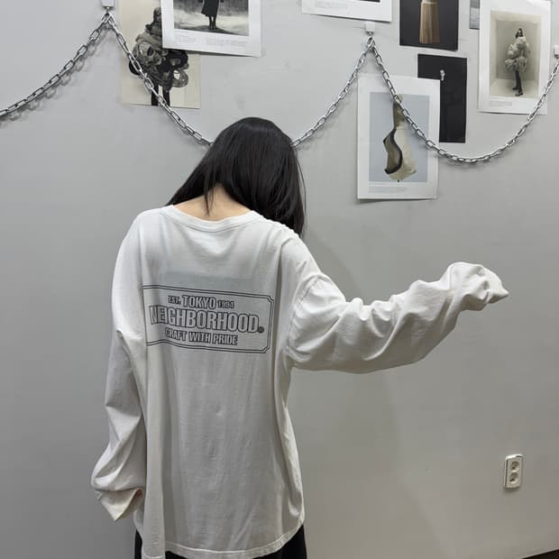 네이버후드 로고 오버핏 롱슬리브