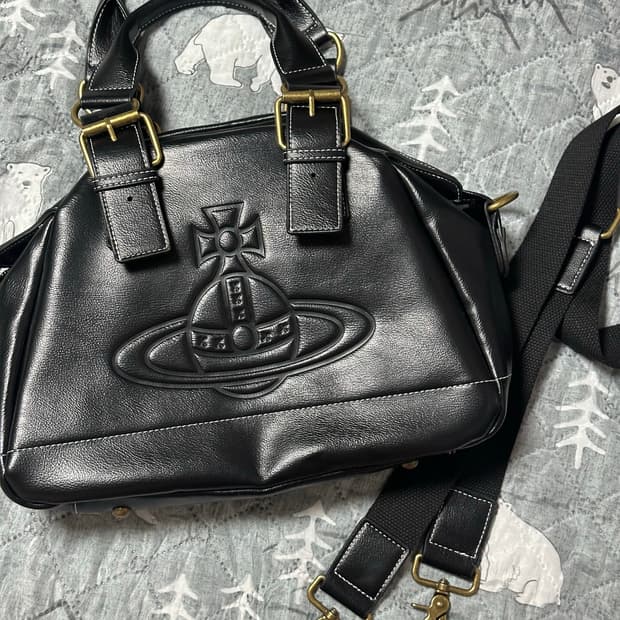 비비안웨스트우드 레더 빈티지 메신저백