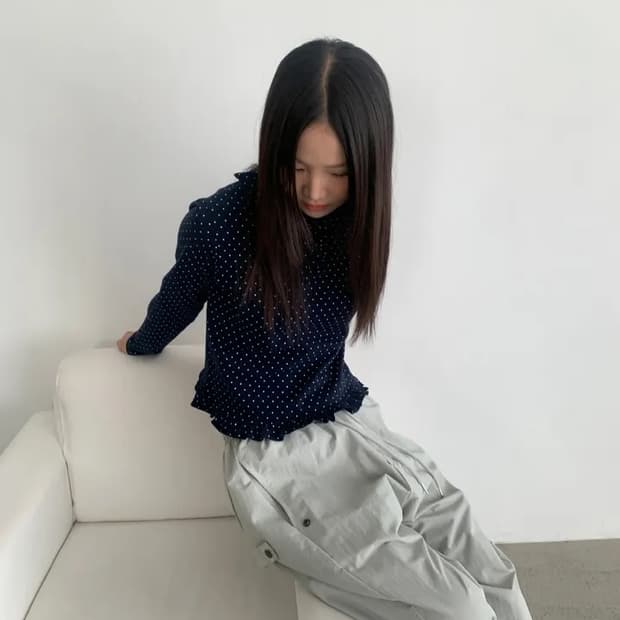 도트 프릴 카라 티셔츠