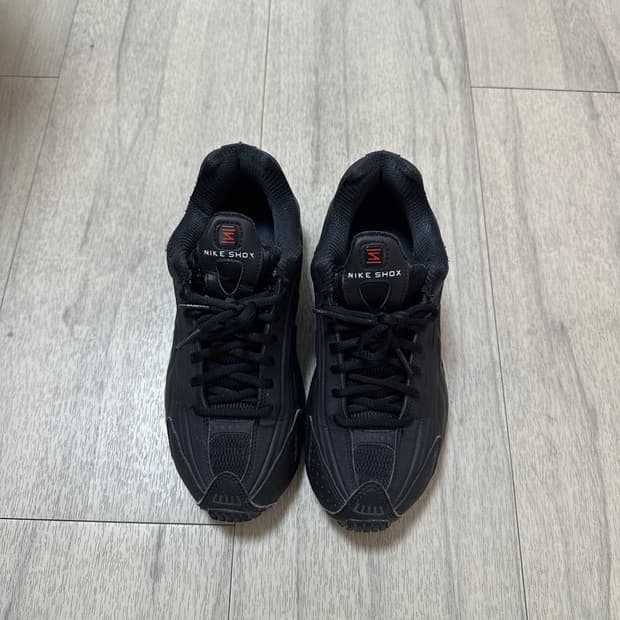 나이키 샥스 