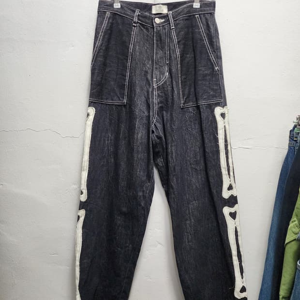 타투드데님 TATTOO'D Bone 뼈 디테일 흑청바지