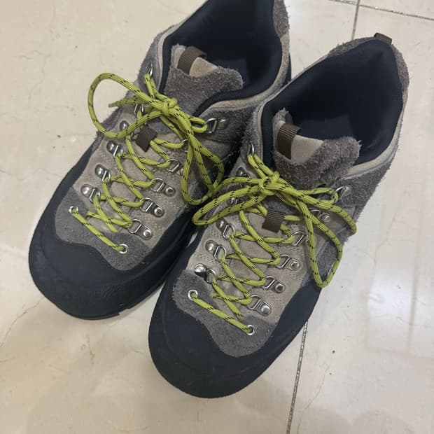 자라 하이킹 슈즈 44