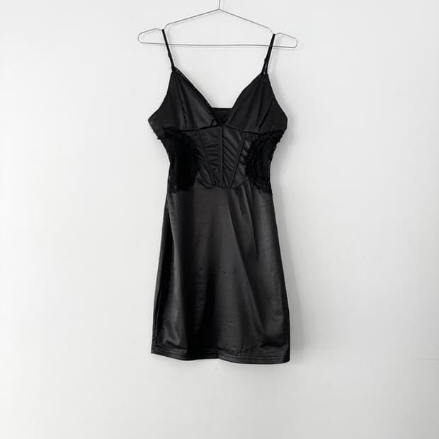 Gothic feminine slip ops / black