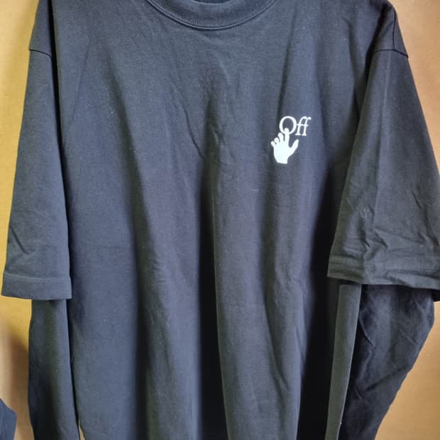 오프화이트 그라데이션 롱 슬리브 