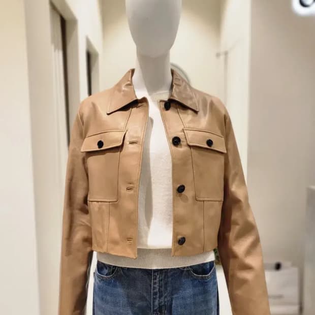 온앤온 리얼 양가죽 카라넥 크롭자켓