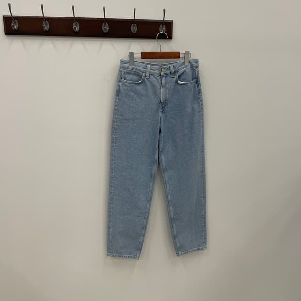 COS 코스 릴렉스핏 하이라이즈 연청 데님 팬츠