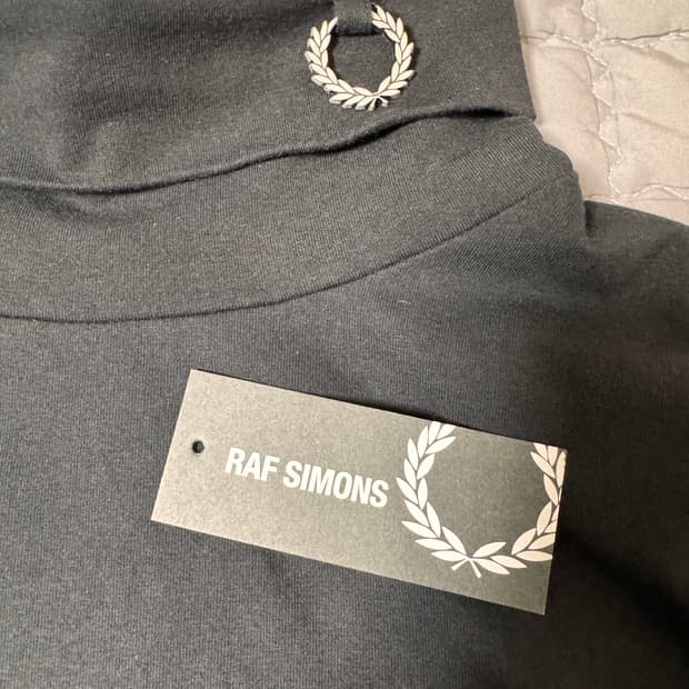 라프시몬스 프레드페리 롤넥 L