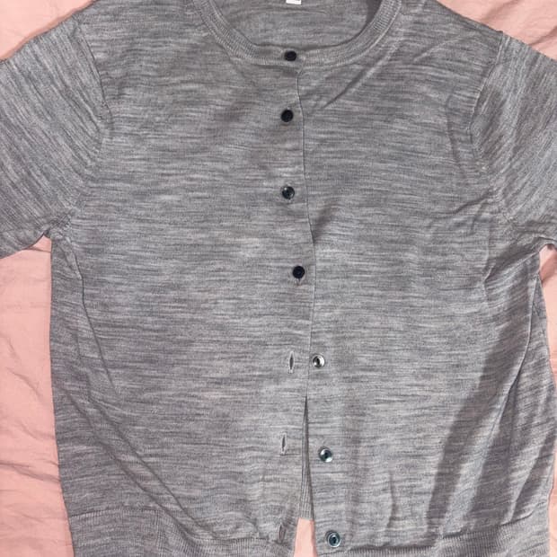 일본 유니클로 그레이 회색 긴팔 가디건