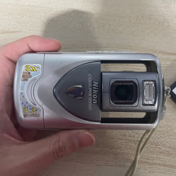 니콘 쿨픽스 3500