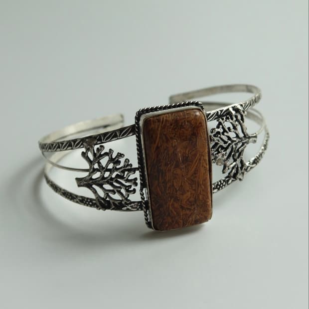 wood stone leaf cuff
