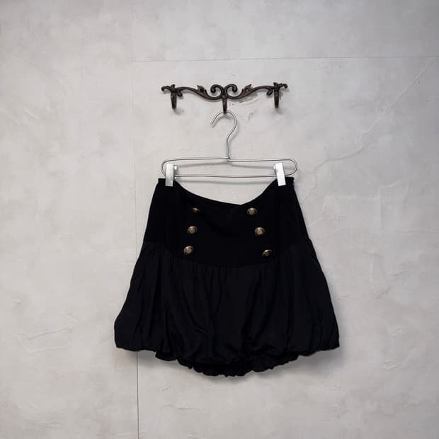 Black double button balloon mini skirt