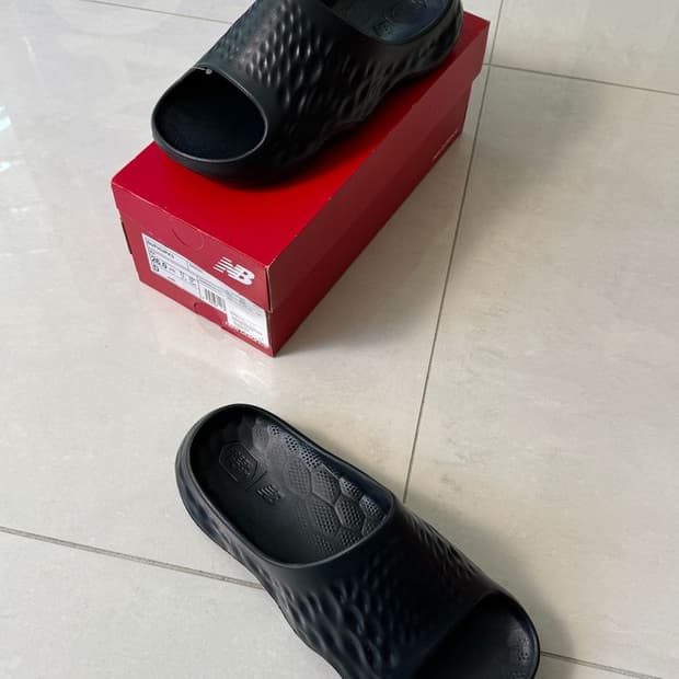 SLIPPERS 슬리퍼