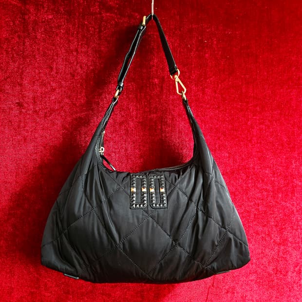 닥스(DAKS) 퀄팅 엠보 시그니쳐 로고 숄더백