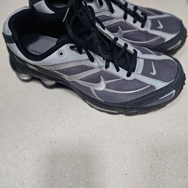 나이키 샥스 라이드2 그래파이트 앤트러사이트