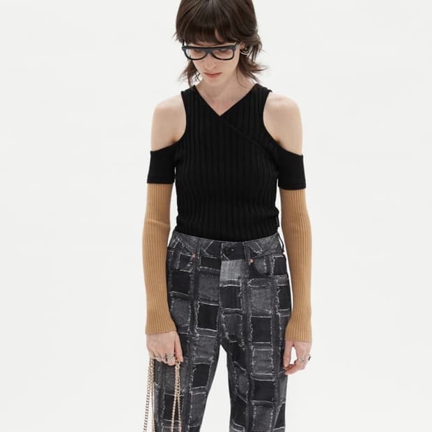 앤더슨벨 여성 니트 오프숄더