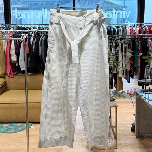 텔라 아이보리 스트라이프 벨티드 팬츠