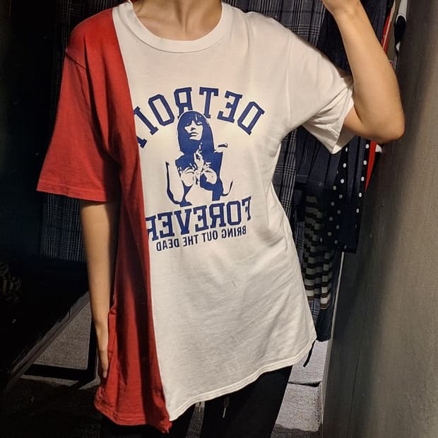 히스테릭글래머 화이트 레드 하프앤하프 반팔 티셔츠 MADE IN JAPA