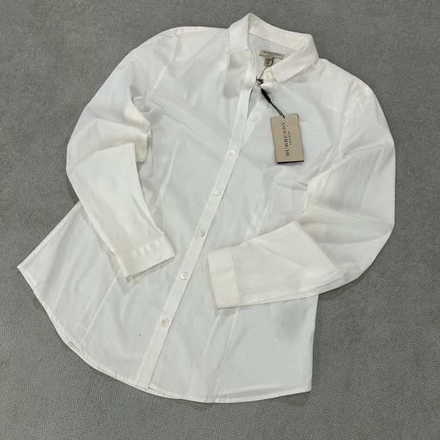 버버리 런던 화이트 셔츠 새상품 택 attached s