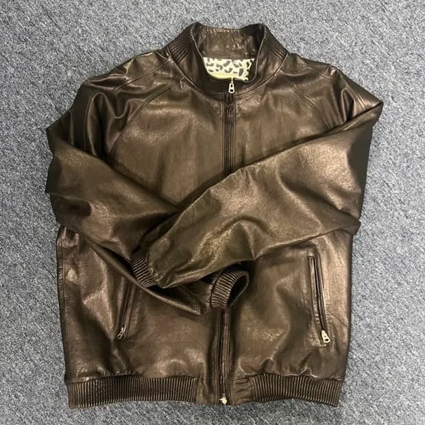 블랙아웃 피어스 레더 트랙자켓