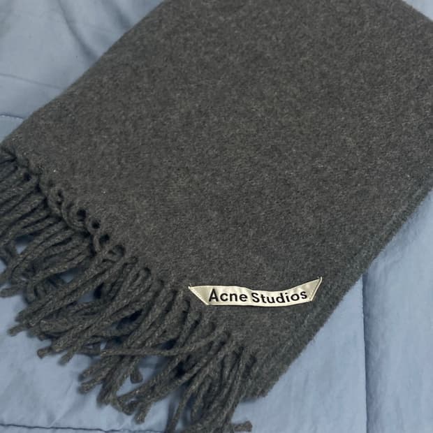 아크네 머플러 그레이