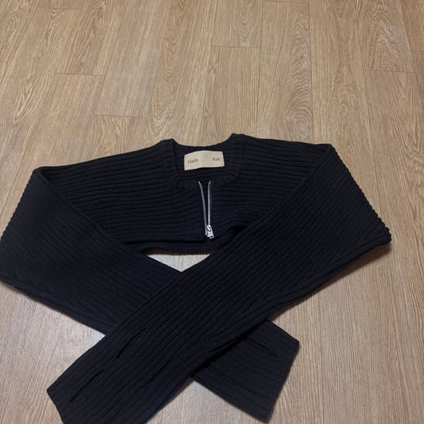 마뗑킴 핑거홀 니트 볼레로 블랙