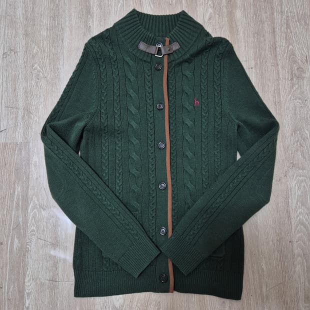 헤지스 로고 넥버클 꽈배기 니트 가디건