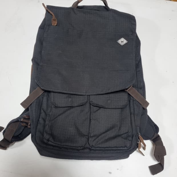 브라운브레스 메탈로고 어반 백팩