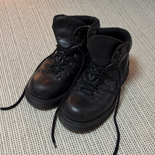 90s 아카이브 잉글랜드산 닥터마틴 마운틴 부츠