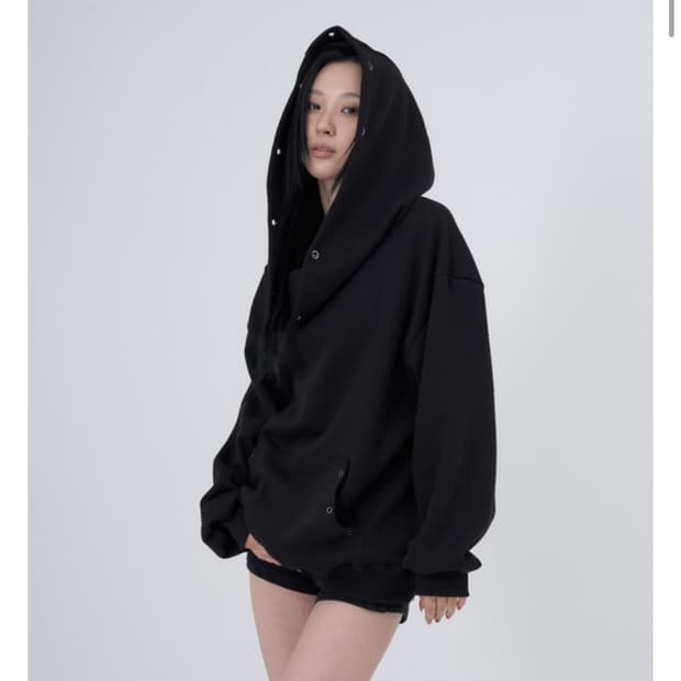 로웨어 아일릿 오픈 숄더 후드 탑 블랙