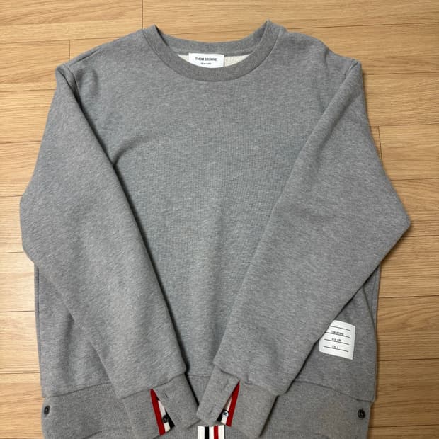 톰브라운 백삼선 맨투맨 