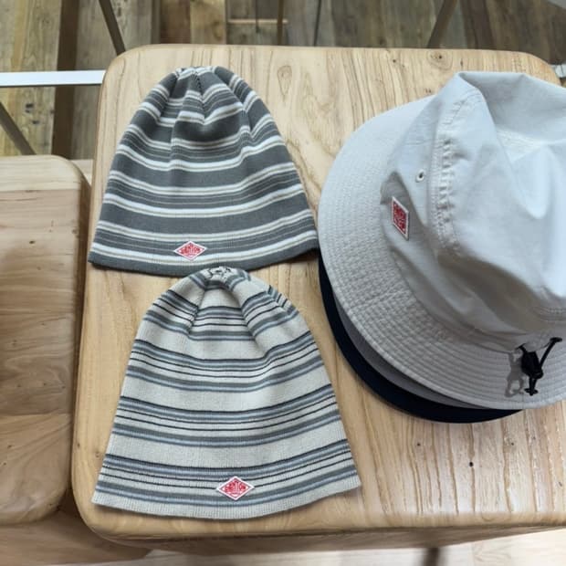 단톤 스트라이프 니트 비니