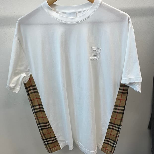 100) 버버리 사이드체크 오버 반팔티 