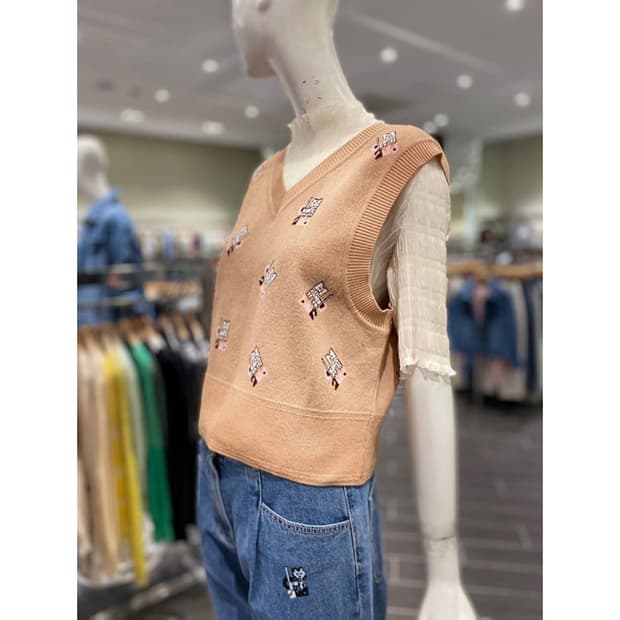 오즈세컨 픽셀아트 니트 베스트