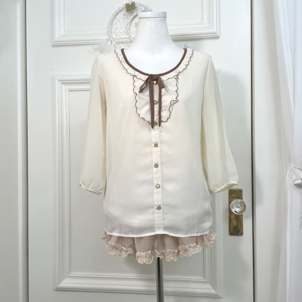 ivory brown bow ruffle blouse(size-M) 
