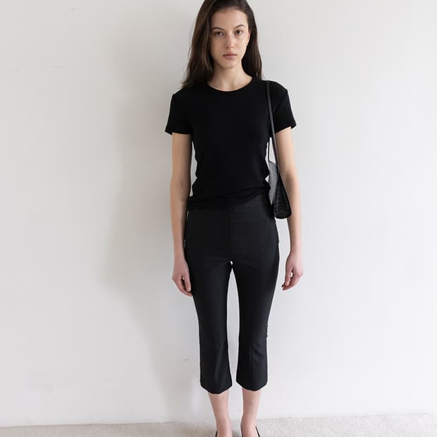 ehre 에레 KATIE CAPRI PANTS [2026]