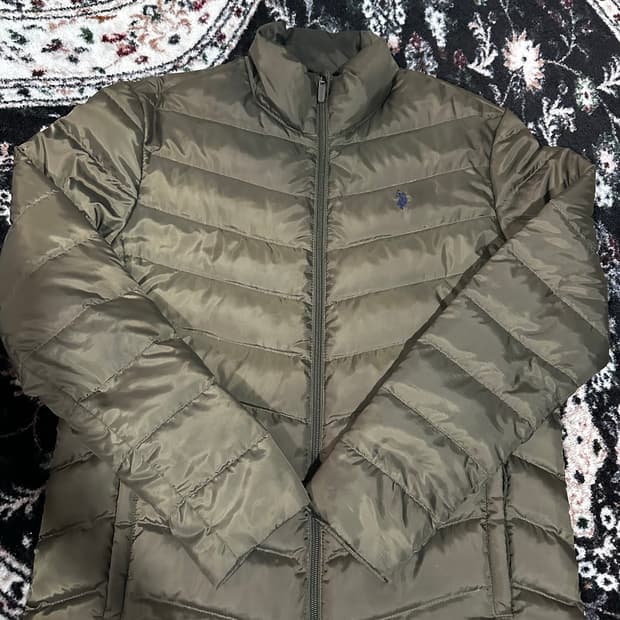 폴로 아센 경량 패딩 점퍼 카키