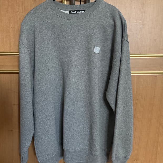 아크네 스튜디오 포바 오버핏 맨투맹