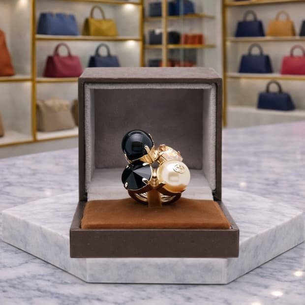 [S급] 구찌 메탈 펄 크리스탈 링 판매합니다!!!