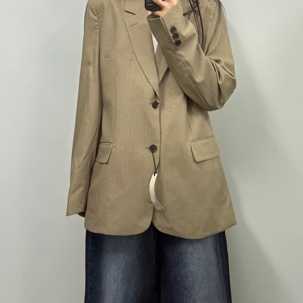 르마드 베이지 버튼 싱글 블레이저 자켓