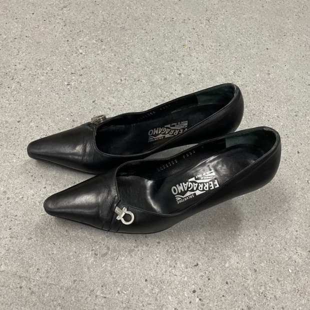 살바토레 페레가모 빈티지 펌프스 240