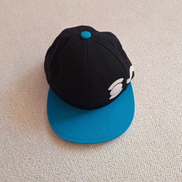 와이드앵글  볼캡